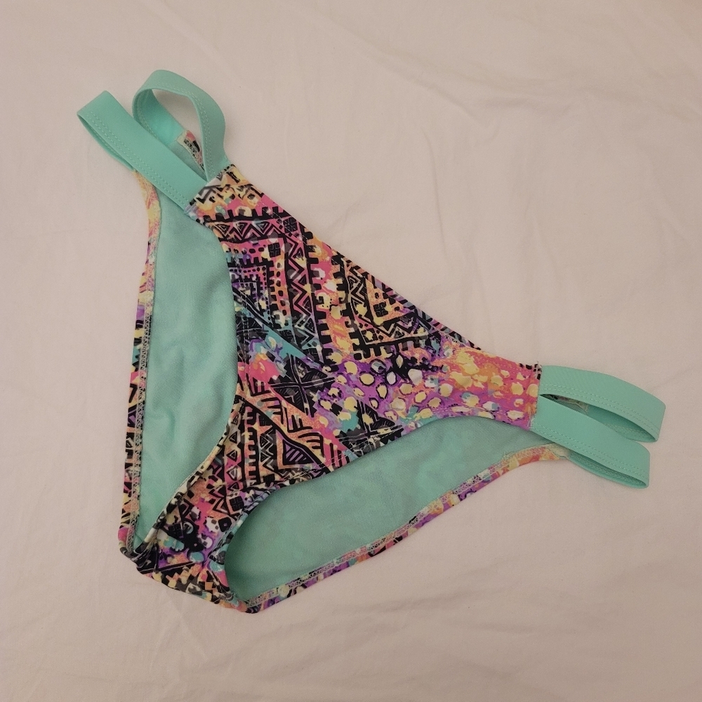 BIKINI BOTTOM